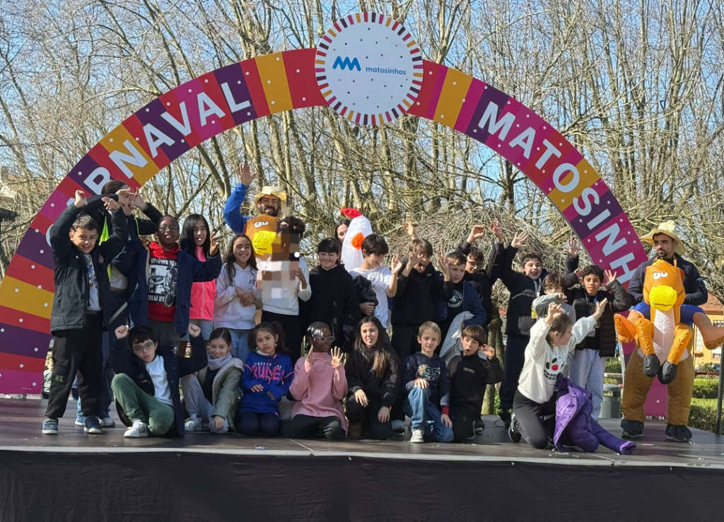 Crianças celebram o Carnaval com muita alegria no Parque Basílio Teles